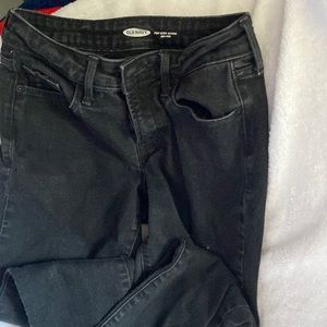 black mid-rise jeans